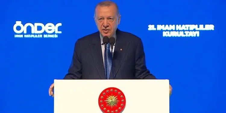 Cumhurbaşkanı Erdoğan; Bu kılıçları kime çekiyorsunuz?